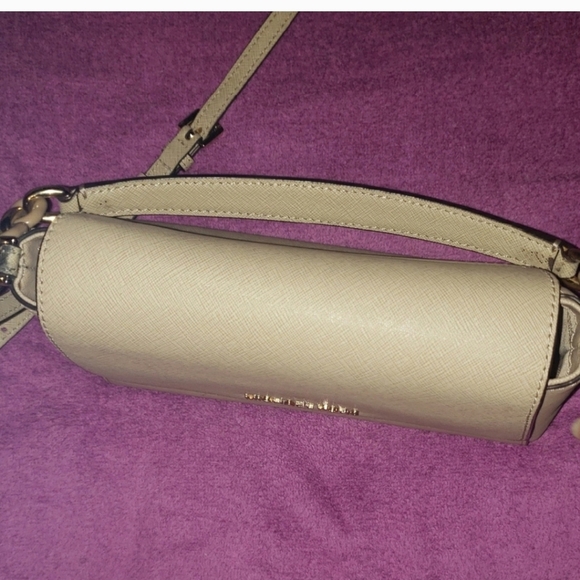 Michael Kors Tan Shoulder Bag - Picture 8 of 13